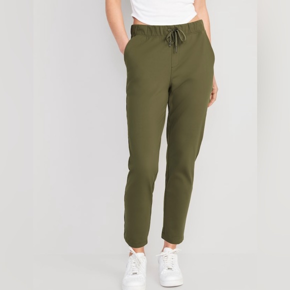 Old Navy Pants - NWT! Arboretum Green High-Waisted Powersoft Coze Edition Slim Taper Pants 🌸